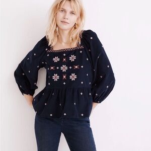 Madewell size M Embroidered Navy Blouse